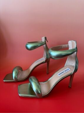 Steve Madden Partay Heels in Metallic Green 7.5